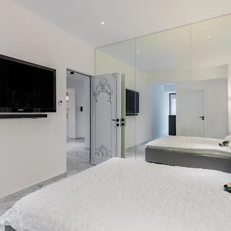 Park Herastrau 2 Luxury Bedroom بوخارست